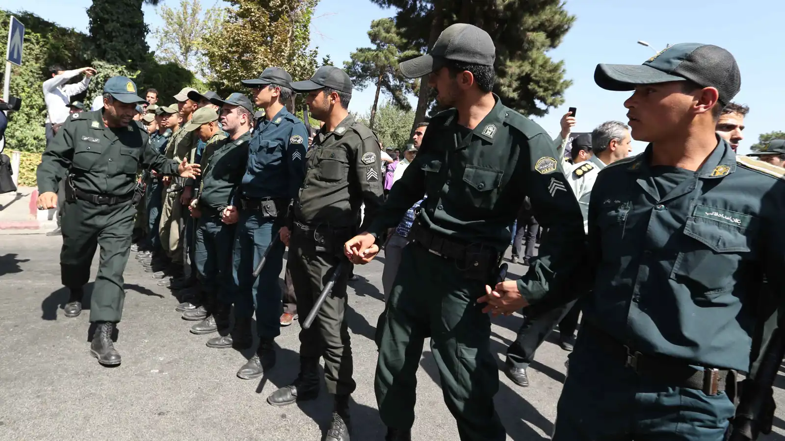 عناصر من الشرطة الإيرانية (أرشيفية)