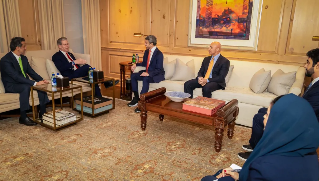 وزير خارجية الإمارات: نعمل على توسيع مسارات التعاون الثنائي مع واشنطن