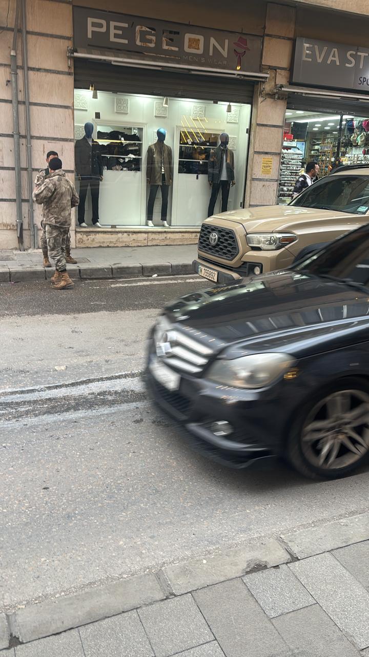 خلال المداهمة (النهار).