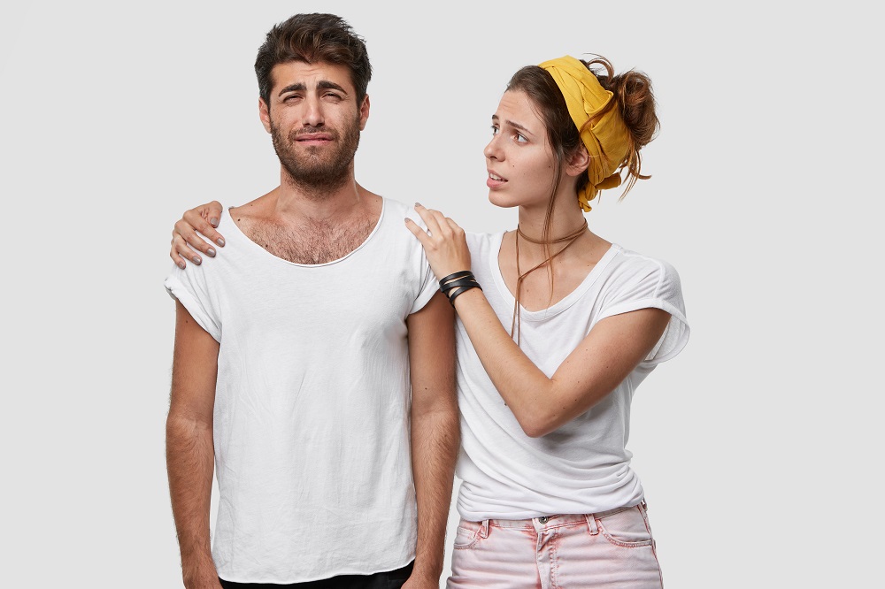 النساء أكثر حساسية للألم من الرجال (Freepik)