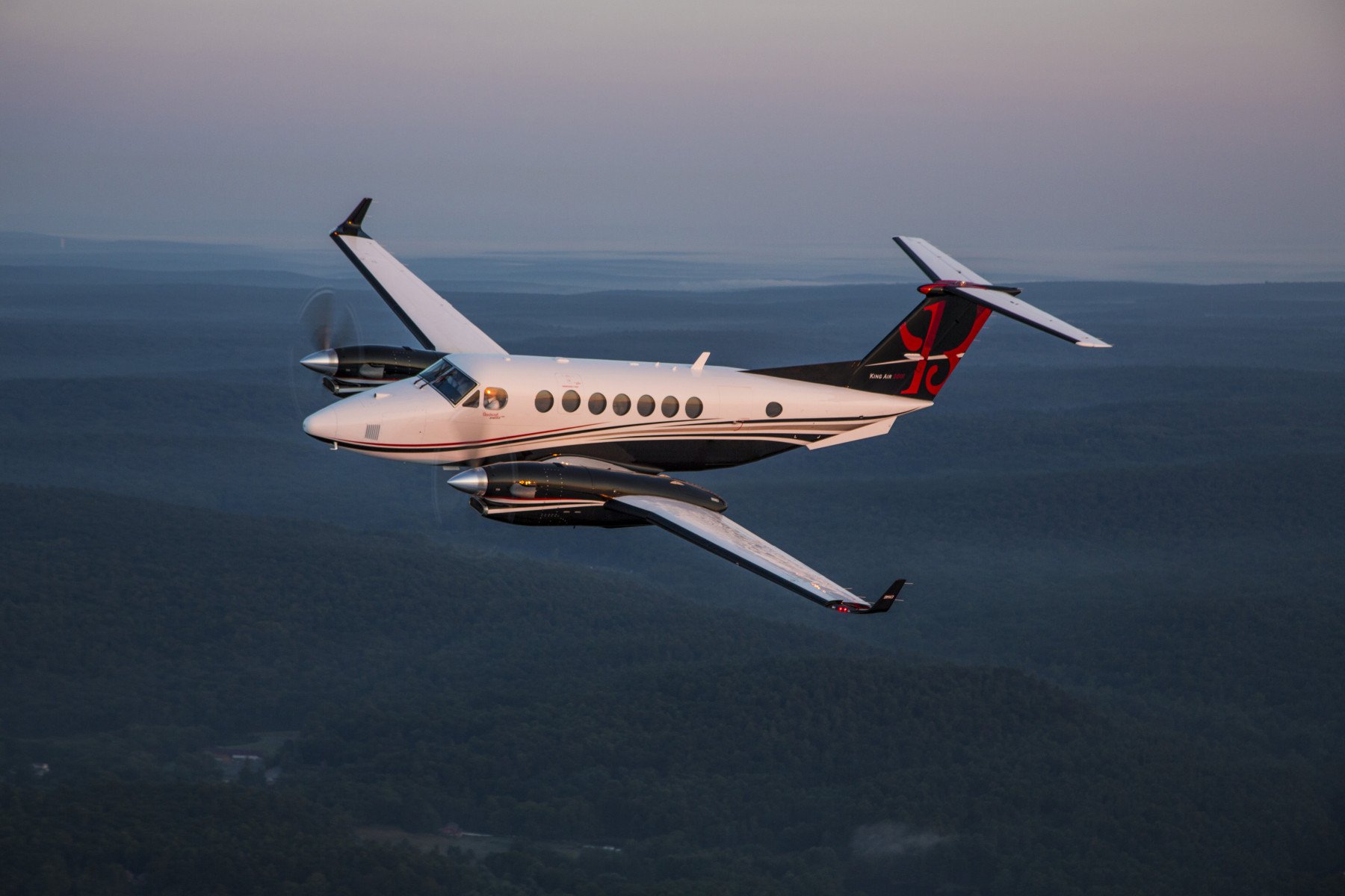 طائرة من نوع Beechcraft 300 (انترنت).