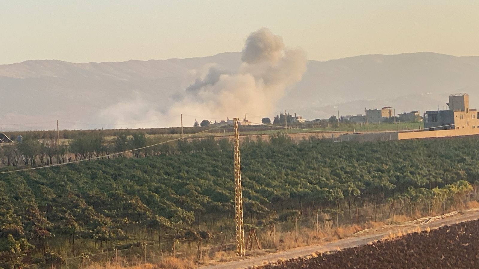 غارات على البقاع.