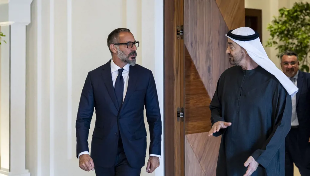 رئيس الإمارات يستقبل زعيم الطائفة الإسماعيلية... وإشادة بتجربة أبوظبي