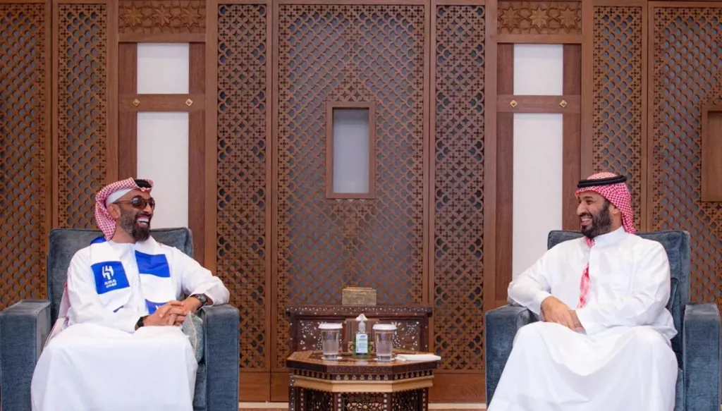 ولي العهد السعودي يبحث مع طحنون بن زايد قضايا تتعلق بأمن ‏واستقرار المنطقة