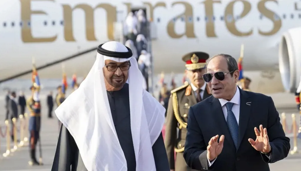 محمد بن زايد يصل إلى القاهرة في زيارة أخوية