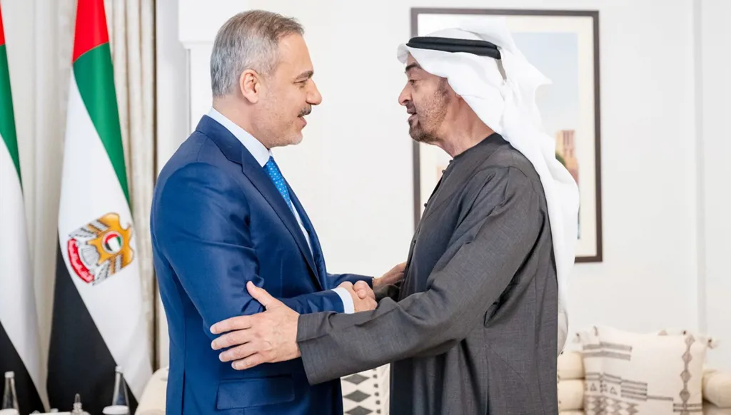 محمد بن زايد يبحث مع وزير الخارجية التركي تطوّرات الشرق الأوسط