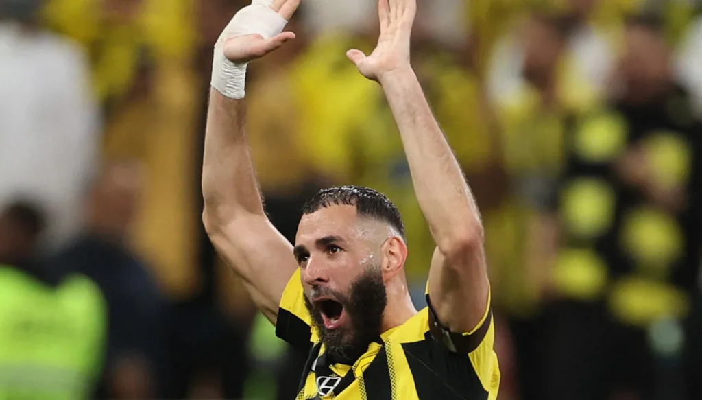إشارات بنزيمة قبل هدف الاتحاد تخطف أنظار الجمهور (فيديو)