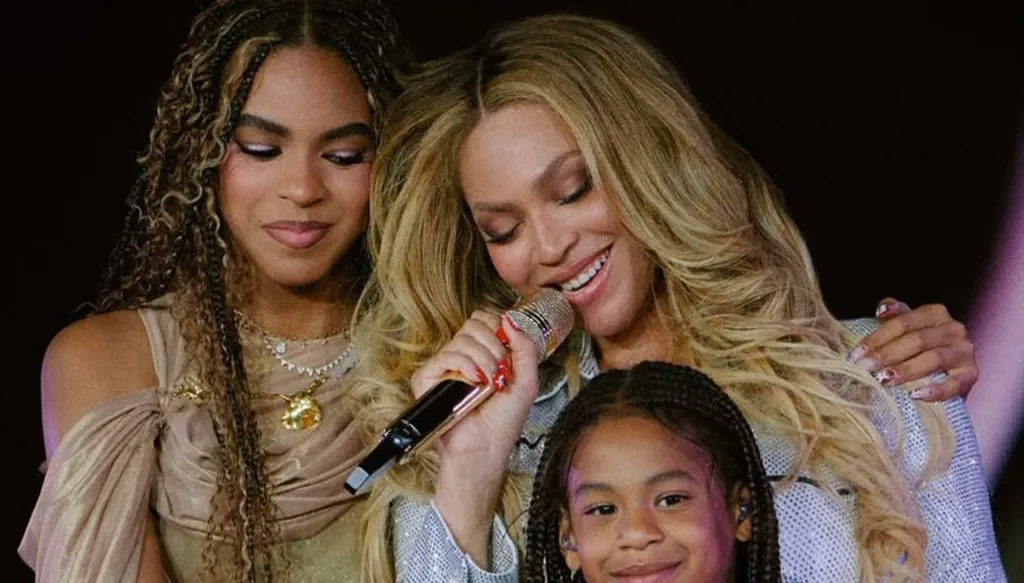 ابنة بيونسيه تبهر ناعومي كامبل... دخلت كعارضة أزياء محترفة (فيديو)