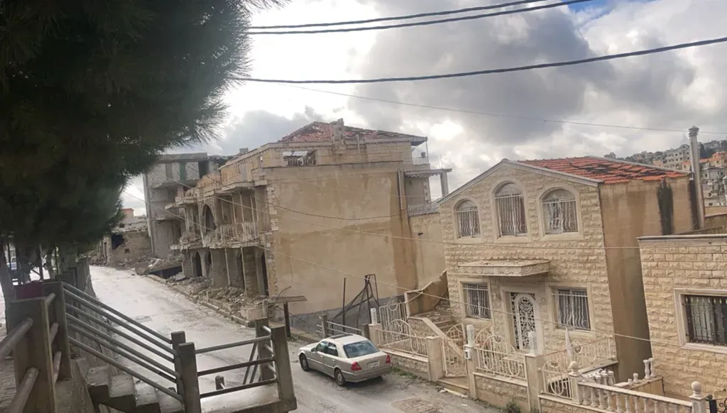 Lebanese army inspects war-damaged homes across southern towns