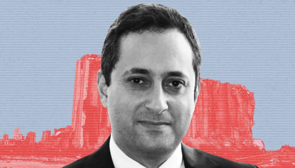 "يستعد للسفر فور إصدار القرار الاتهامي"... هل نقل القاضي طارق البيطار عائلته إلى الخارج؟