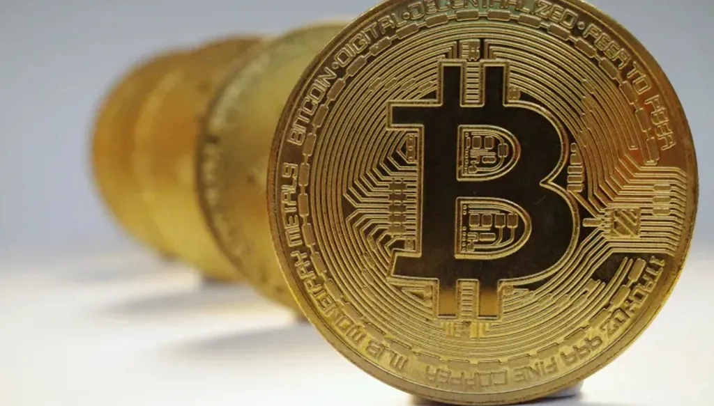 بتكوين تهبط لأقل من 90 ألف دولار ‏