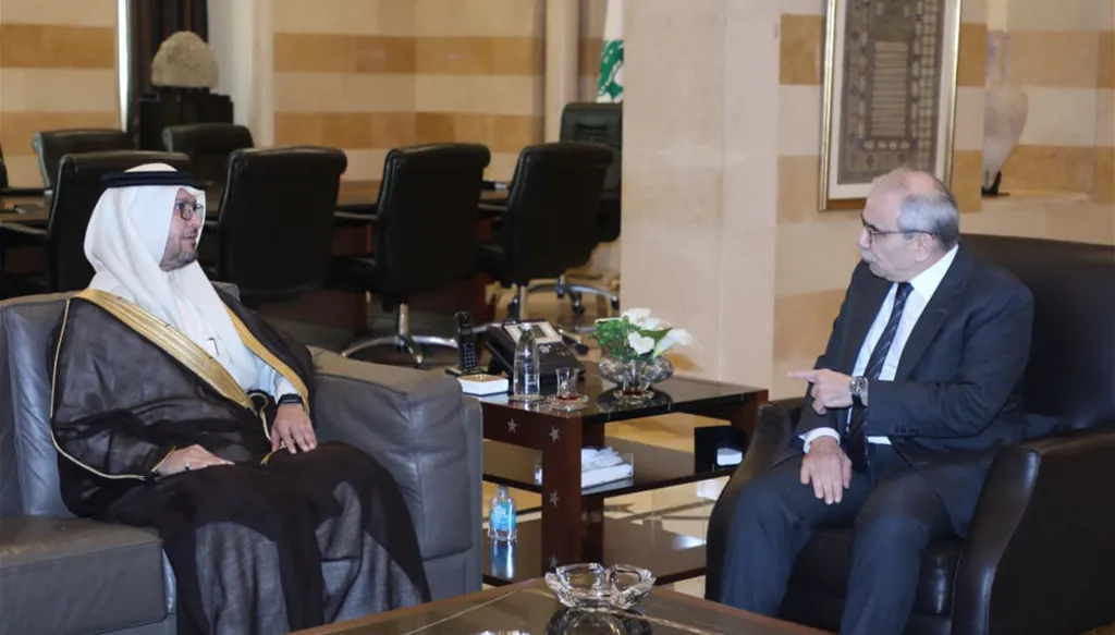 التطورات اللبنانية والإقليمية بين سلام وبخاري