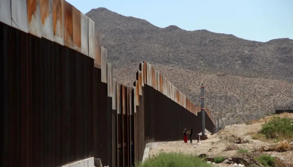 جدار ترامب الحدودي يخلّف تداعيات قاسية على السكان