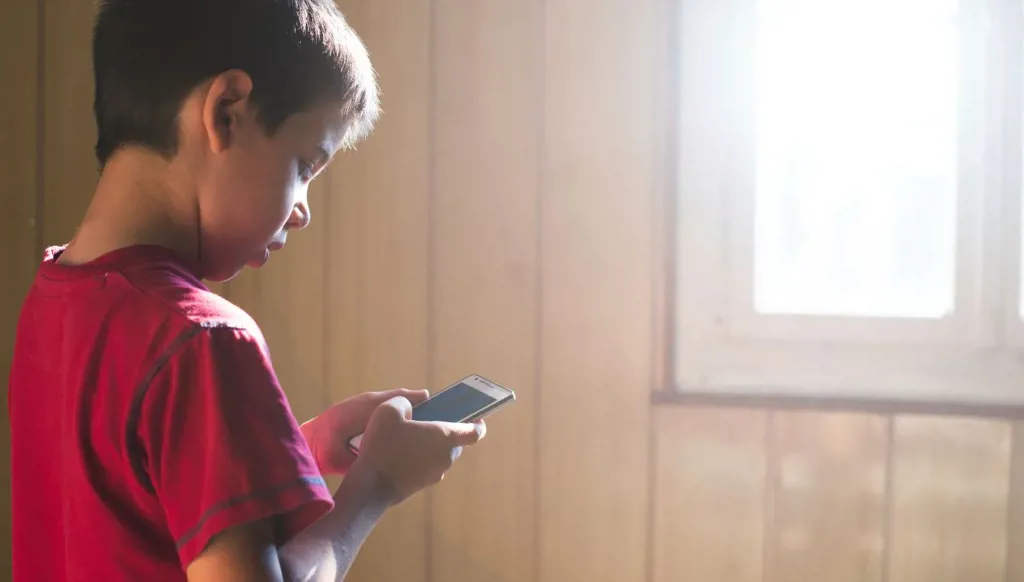 أستراليا تطلق مشروع قانون لحظر وسائل التواصل الاجتماعي للأطفال