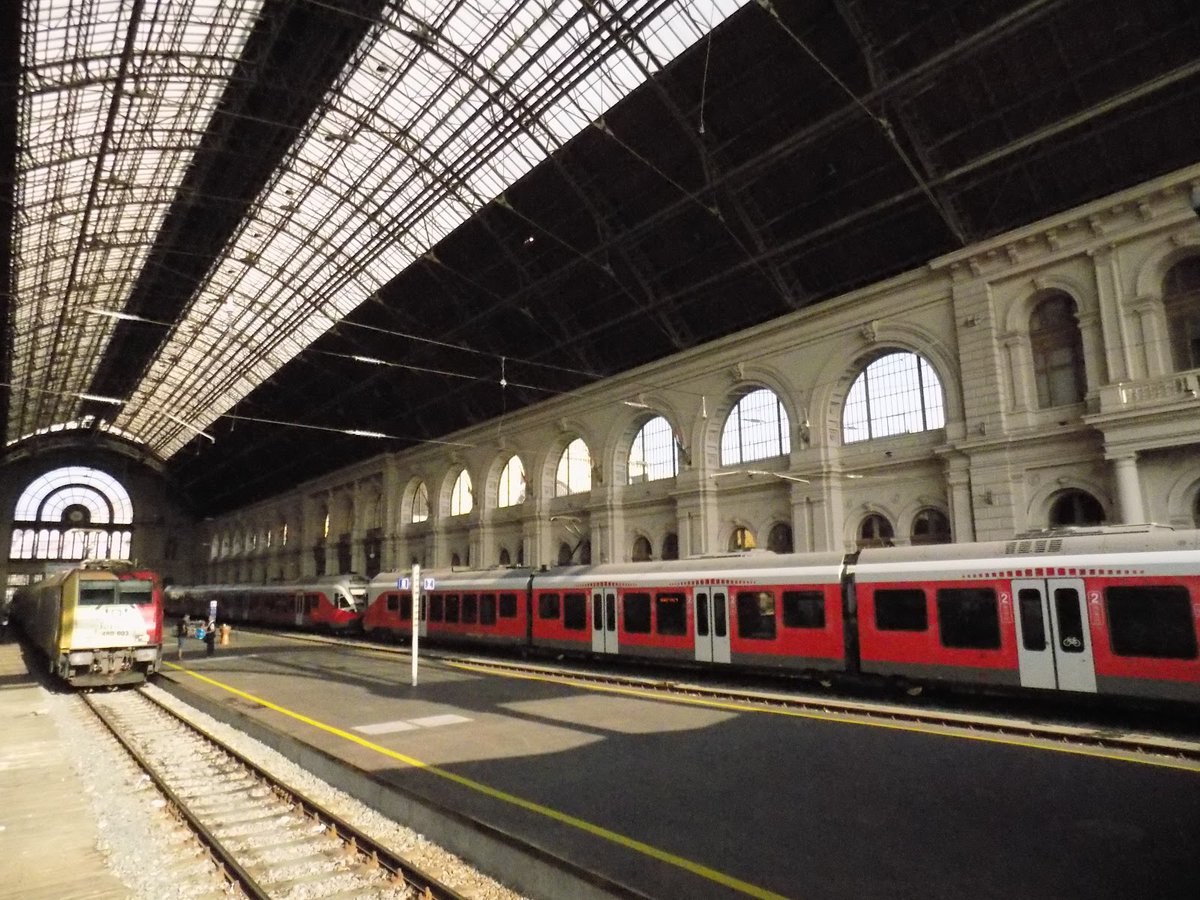 محطة قطار في بودابست (وكالات)