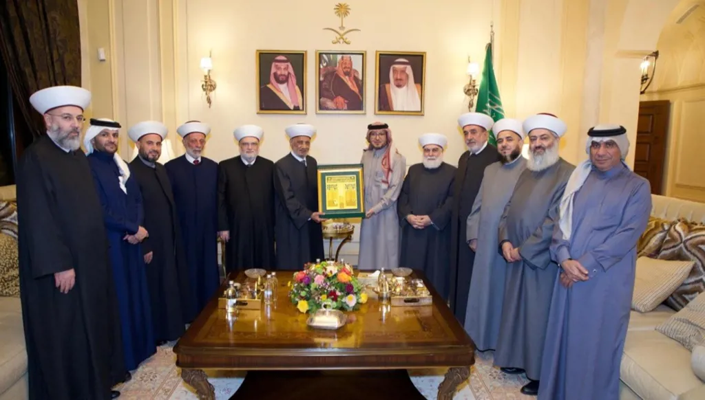 إفطار في دارة بخاري... السفير السعودي: الخير قادم وحان الوقت ليرتاح لبنان من أزماته