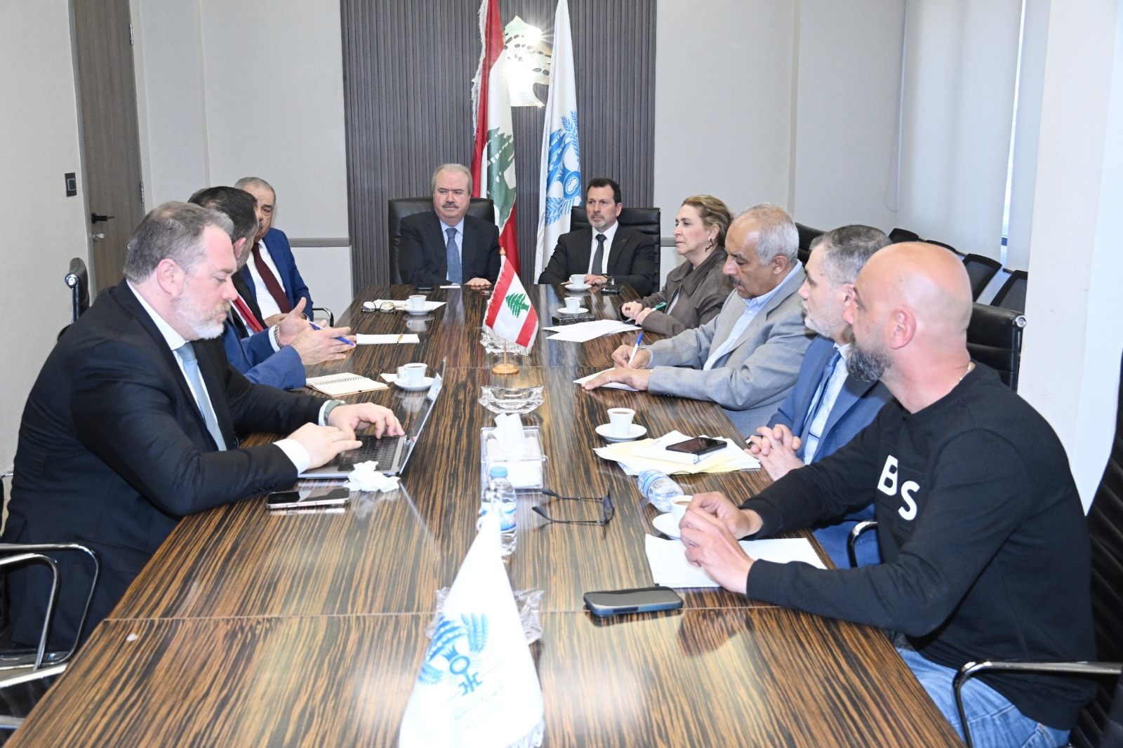 الاجتماع في وزارة المال