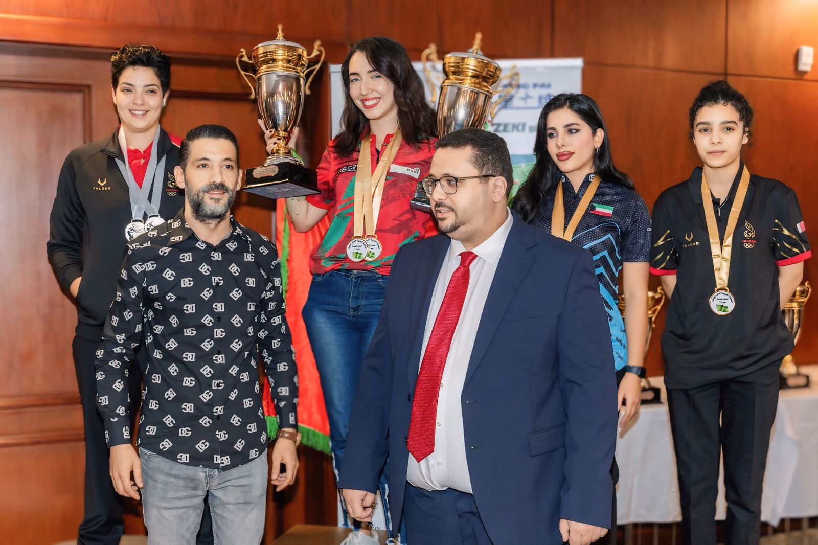 المغربية ياسمين إيثريب بطل العرب في البلياردو 9 و10 كرات.