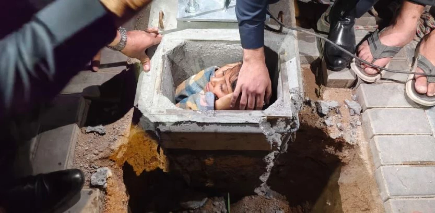 محاولة إنقاذ الطفلة (مواقع)