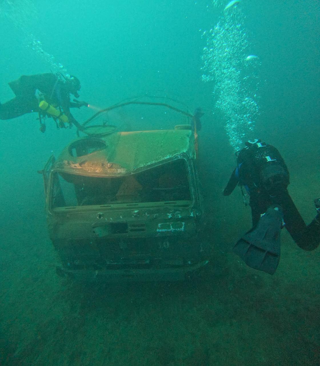 c216d7d37152449c8004bd2d9bdca421_121140.