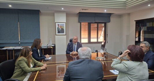 صورة خلال الاجتماع (وكالات).