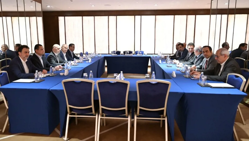 نواب بيروت يرفضون التعرّض للحكومة ويدعون إلى مؤتمر لإعلان العاصمة منزوعة السلاح