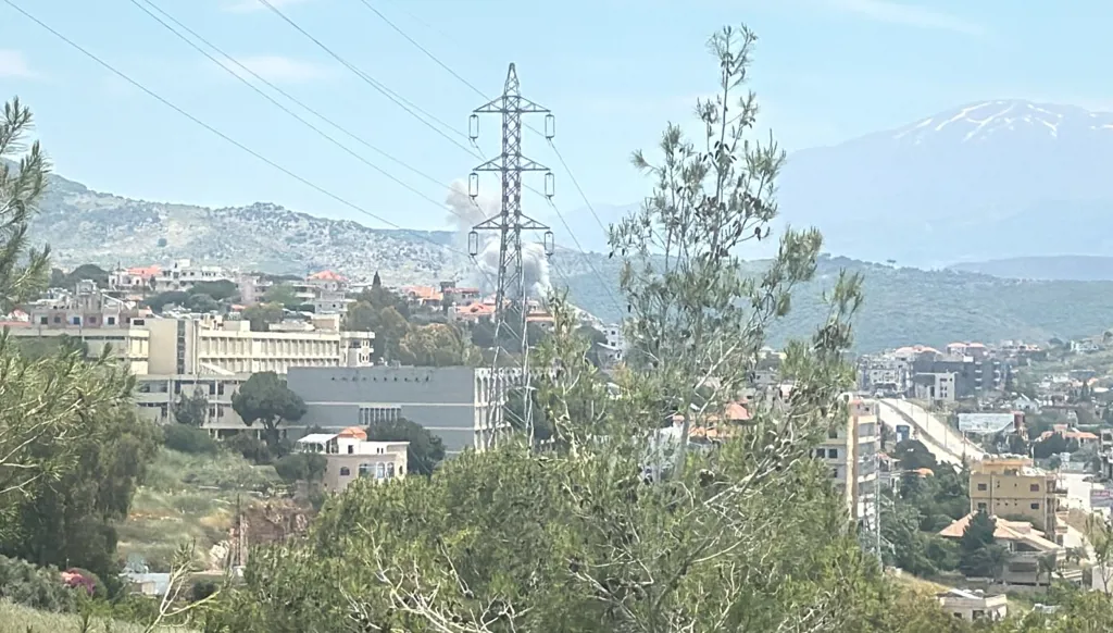 إسرائيل توجه إنذاراً لسكان 12 بلدة جنوبي لبنان... و"حزب الله" يواصل عملياته