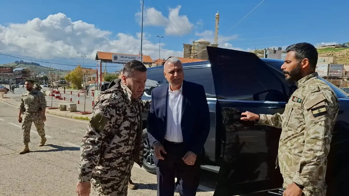 زيارة شقير إلى المصنع (إكس).