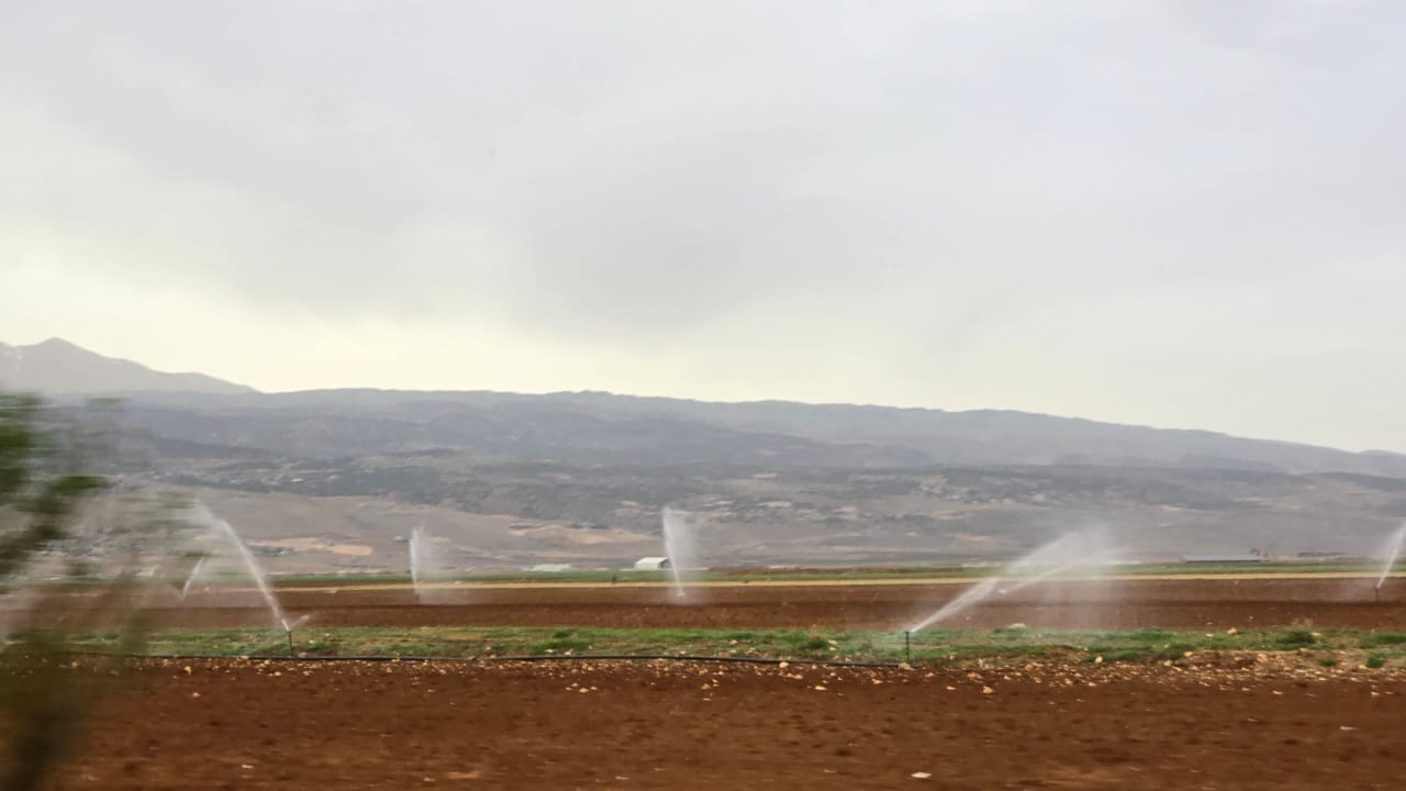 الحاجة الى وسائل ري بيئية. (لينا إسماعيل)