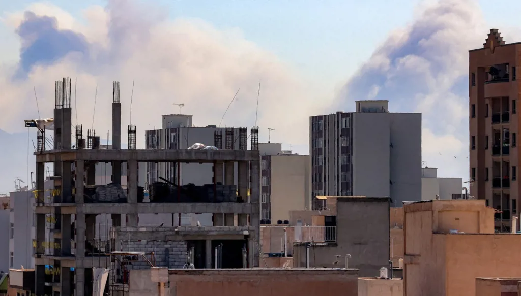 هل كان تفاوض أميركا مع إيران لتبرير الحرب عليها مع إسرائيل؟