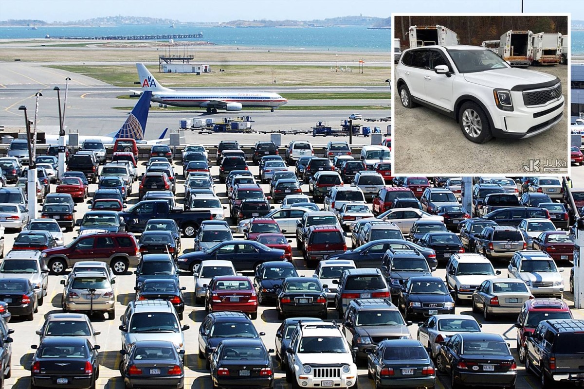 سيارات قديمة مهجورة في مواقف مطار بوسطن الدولي (مواقع)