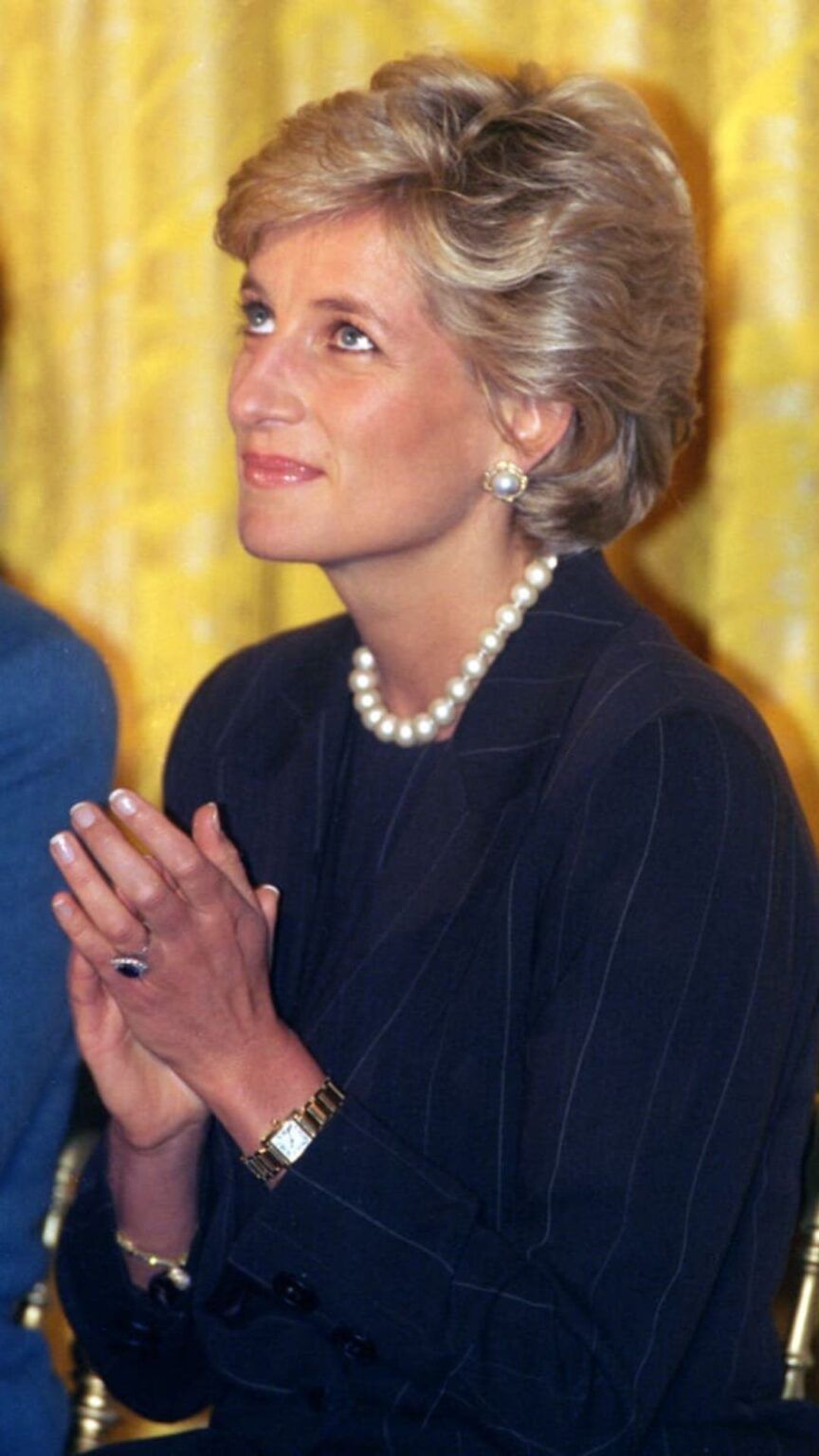 ساعة الاميرة ديانا Cartier Tank Française (Pinterest)