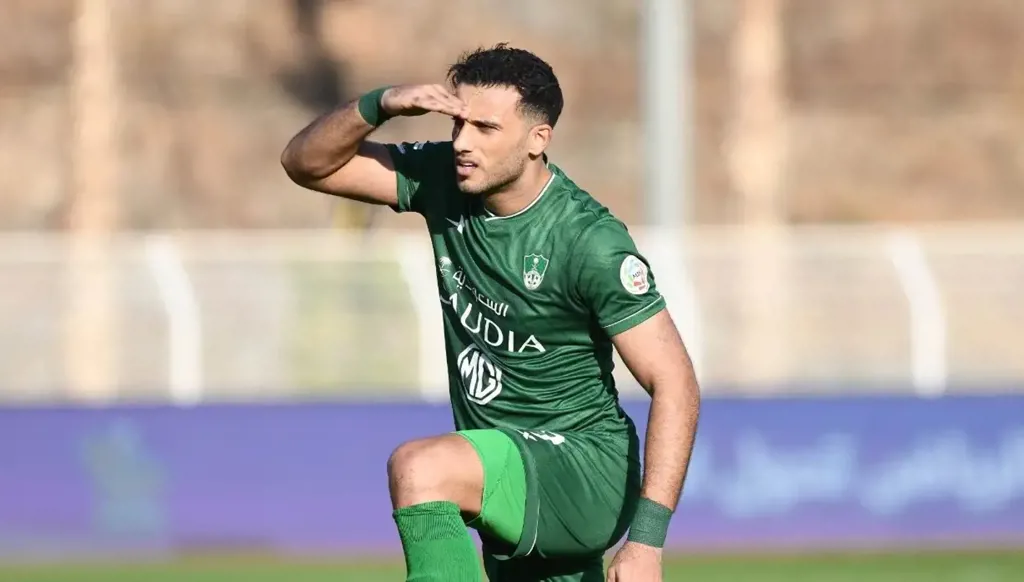 3 عروض عراقية على طاولة عمر السومة بعد رحيله عن الحزم السعودي