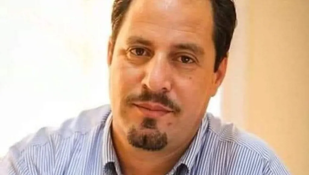 بعدما اختفى أسبوعاً... محكمة جزائرية تودع الصحافي عبد الوكيل بلام السجن