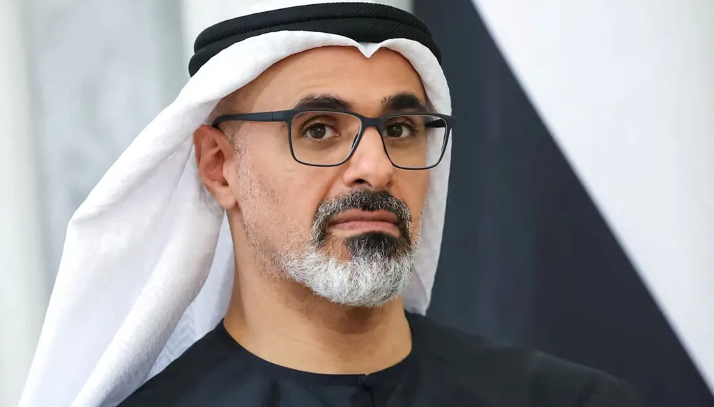 بلومبرغ: أبوظبي تتبنى طرق بديلة للتجارة ضمن استراتيجية "صفر هرمز"