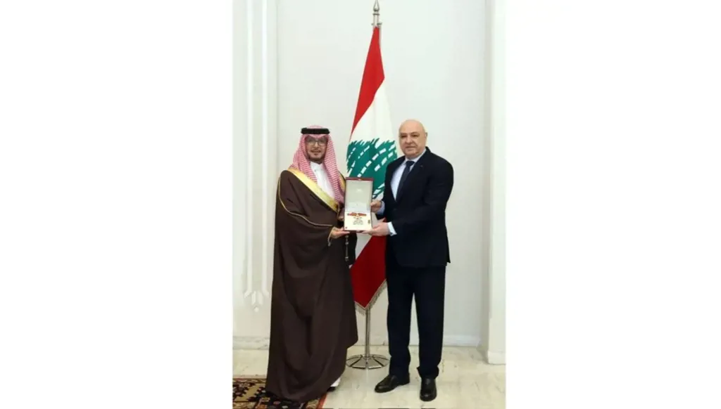 تكريم رئاسي للسفير السعودي وليد بخاري قبل مغادرته لبنان