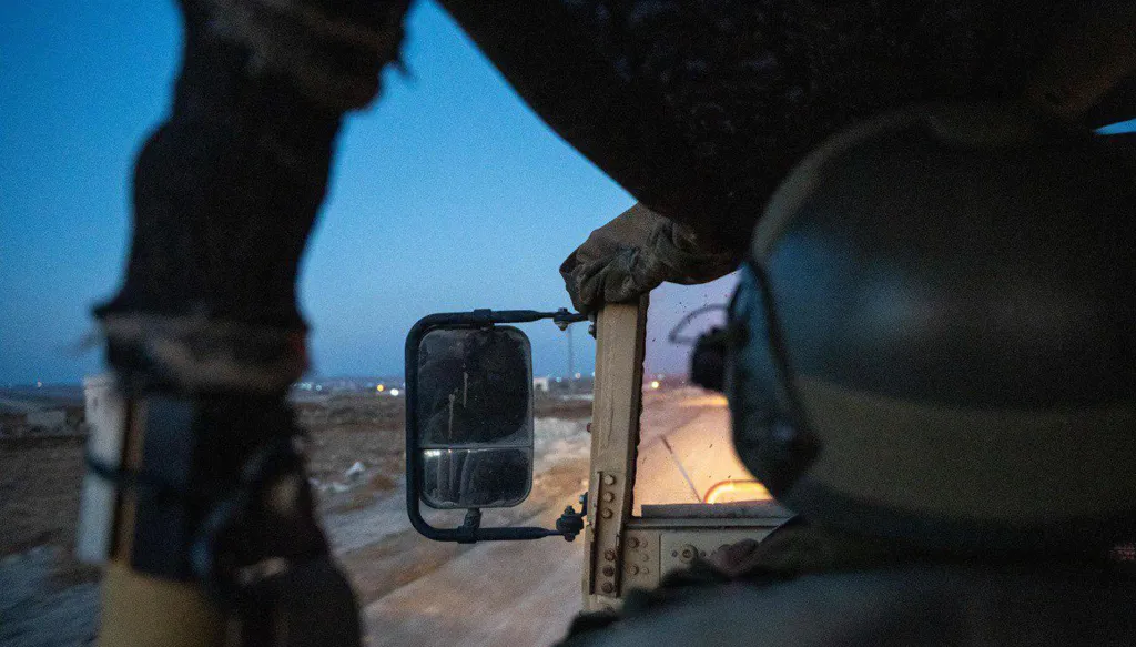 الجيش الإسرائيلي يعتقل عدداً من الأشخاص في جنوب سوريا (فيديو وصور)