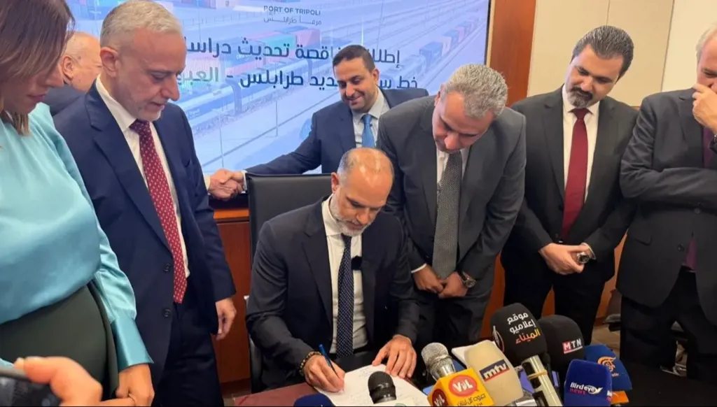 وزير الأشغال اللبناني يطلق مناقصة تحديث سكك الحديد بين طرابلس والعبودية