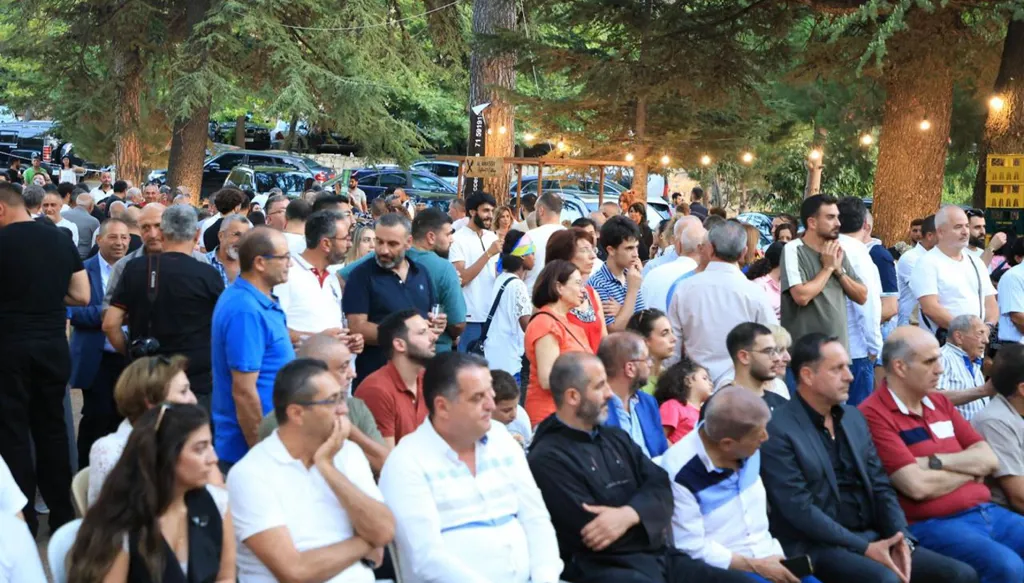 تنورين تطلق النسخة الأولى من "مهرجان تنورين للنبيذ" بحضور رسمي وشعبي واسع