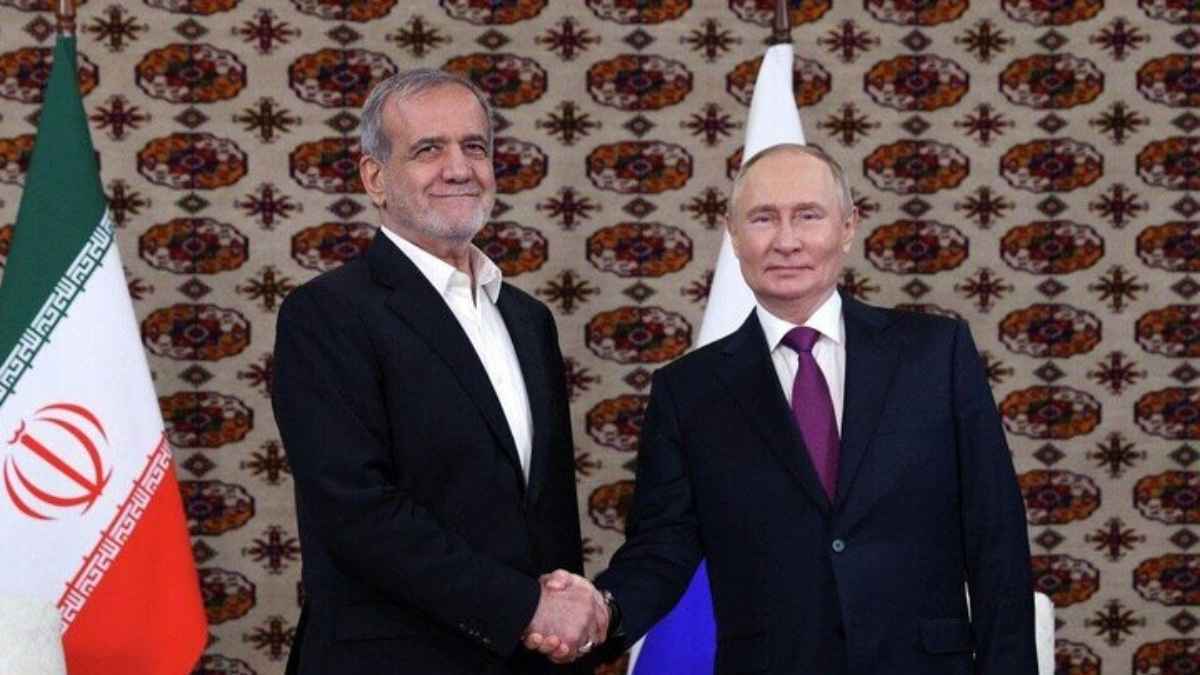 بوتين وبزشكيان خلال لقاء سابق (أرشيفية)