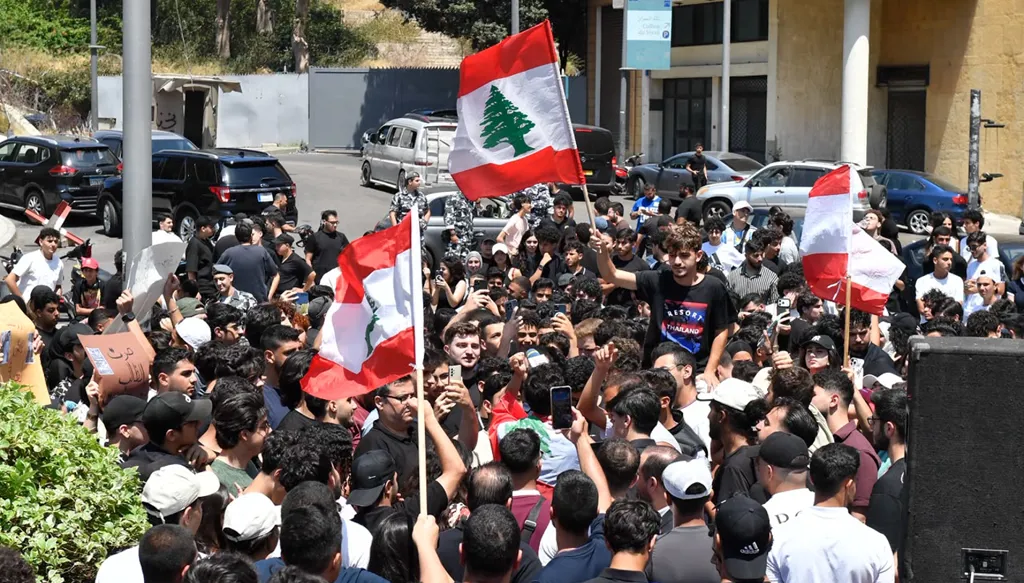 تزامناً مع انعقاد مجلس الوزراء... تحرك طلابي للمطالبة بإلغاء الإمتحانات الرسمية (صور)