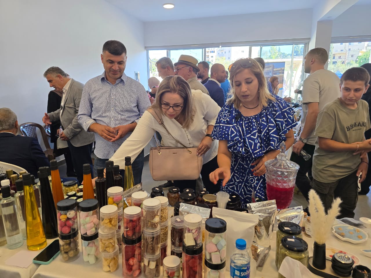 جولة على أصناف المونة.