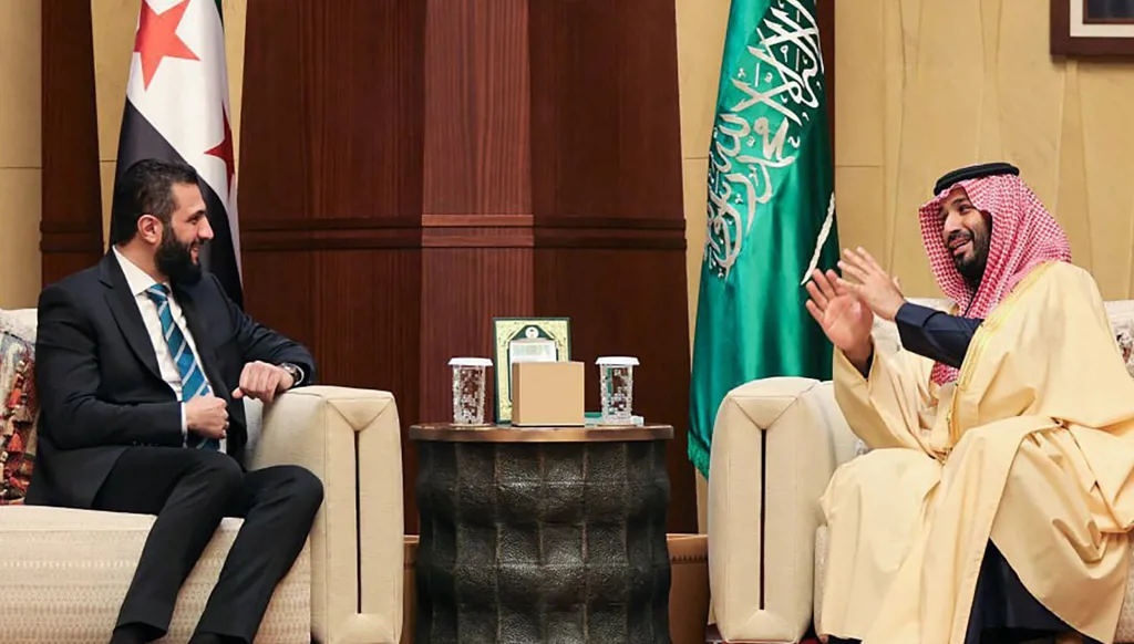 ولي العهد السعودي يجدّد دعمه لسوريا: نرفض أي عمل يمس السلم الأهلي