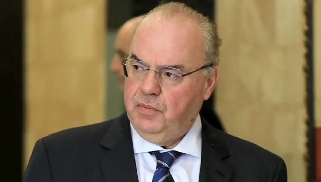 لماذا رفض وزير الاتصالات اللبناني مشروع قانون الفجوة المالية؟