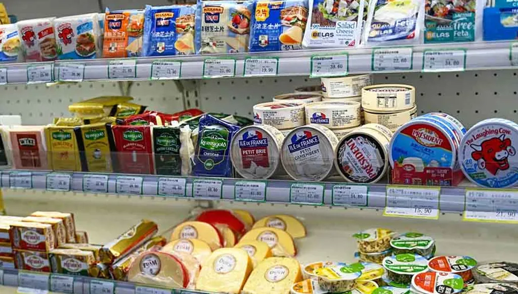 الصين تفرض رسوماً على منتجات الألبان الأوروبية