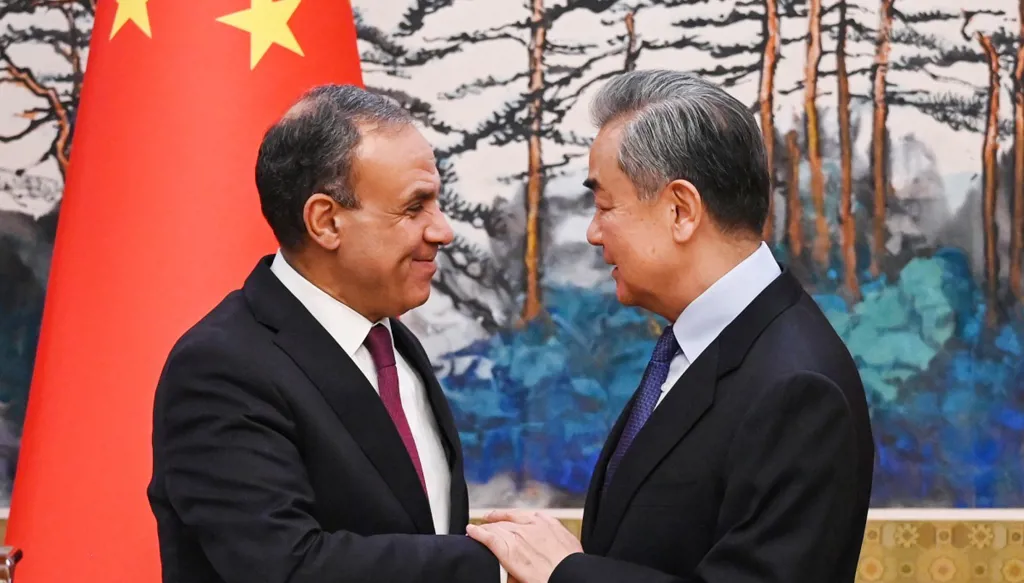 الصين ومصر: نطالب باحترام سيادة سوريا