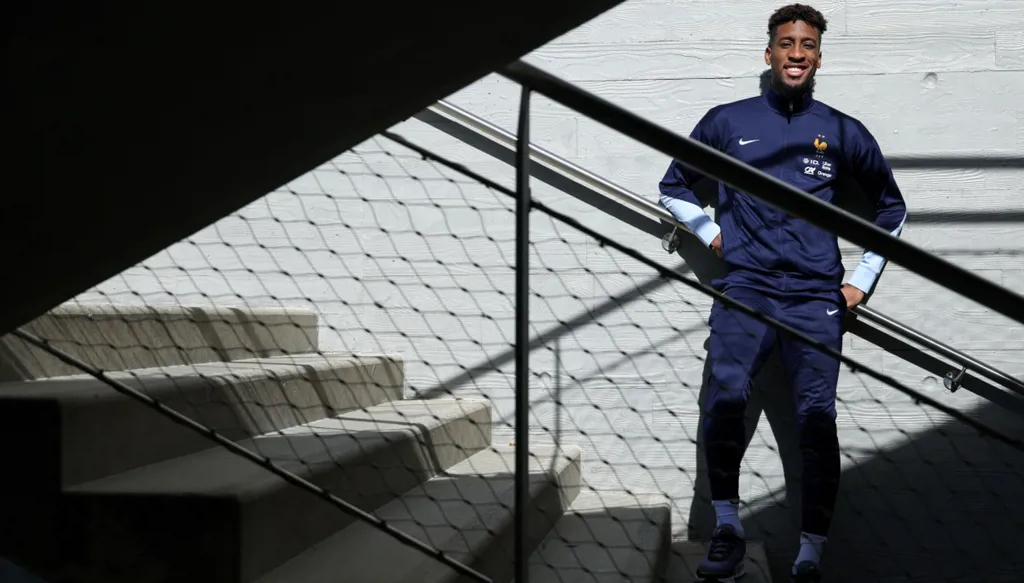 كومان يدافع عن الدوري السعودي