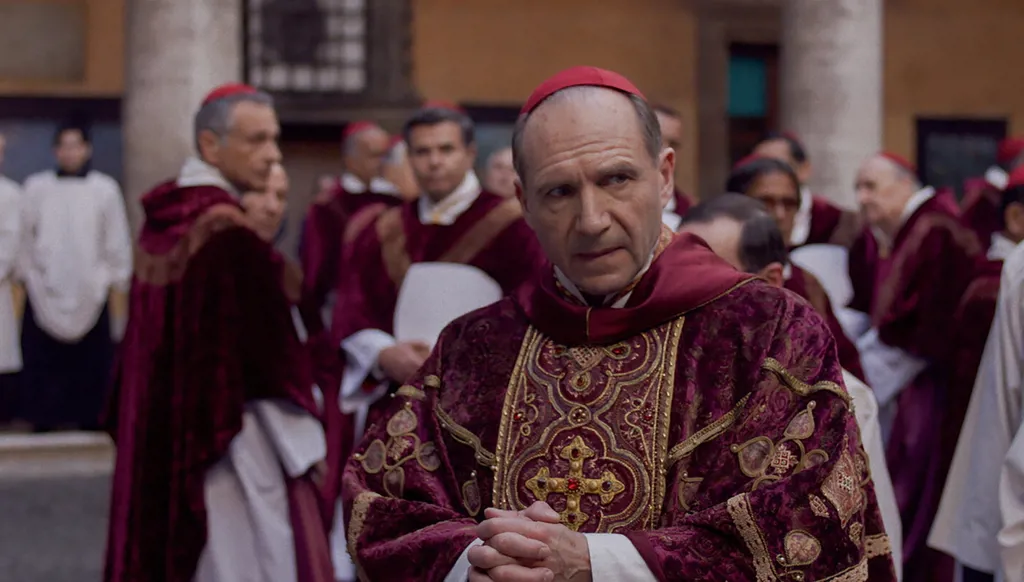 "اجتماع سري" و"الوحشي" و"أنورا"... أفلام تتصدّر ترشيحات الـ"بافتا"