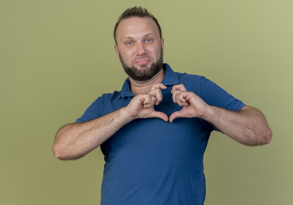 الصحة القلبية في الأربعينات باليوم العالمي لامراض القلب (Freepik)