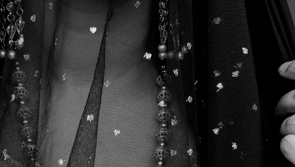 عدسة إماراتية تروي حكاية المكان والزمان